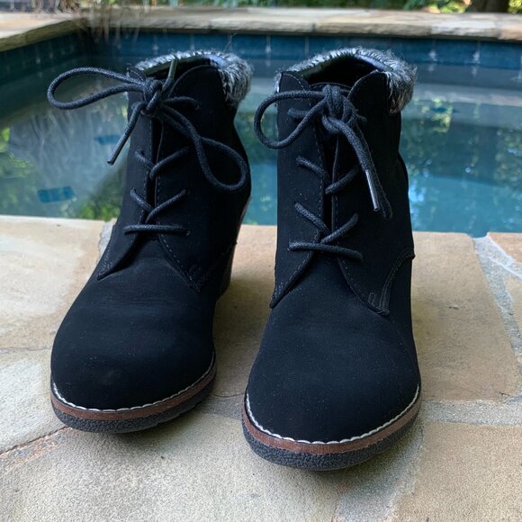 White Mountain Lilac Faux Suede Wedge Ankle Booties Sz 7.5 - Picture 6 of 14